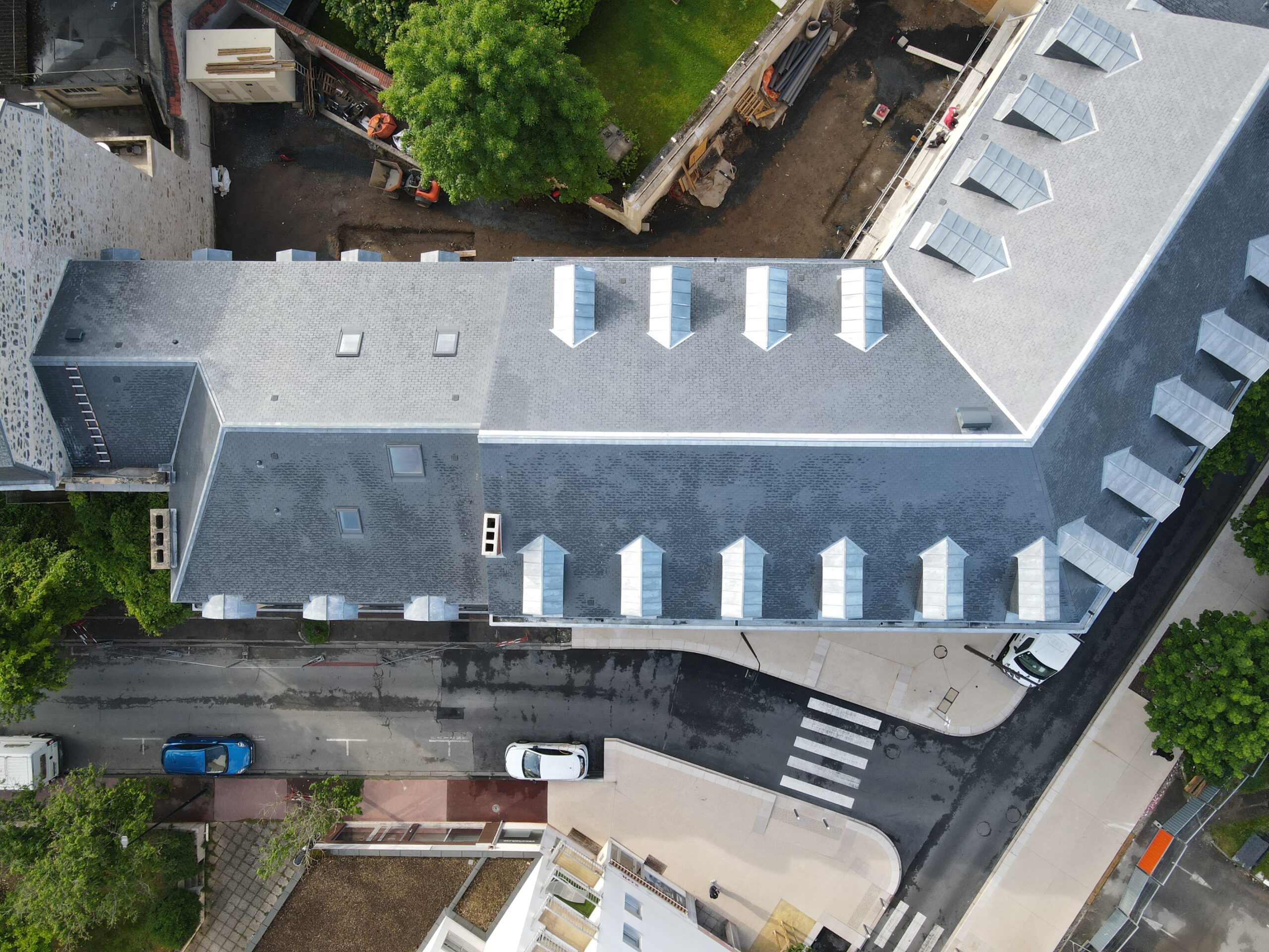 Toiture d’un bâtiment tertiaire dans le Puy-de-Dôme